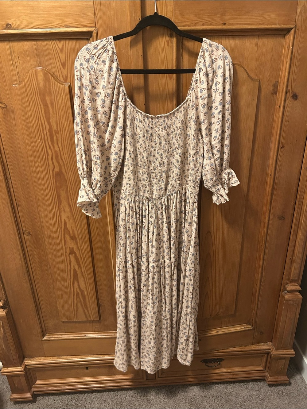 Neuflora Smocked Floral Midi Dress in Cream - Picture 4 of 4